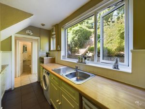 kitchen - click for photo gallery